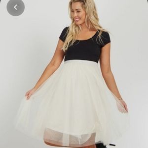 💗HOST PICK💗Cream Tulle Mesh Midi Maternity Skirt
